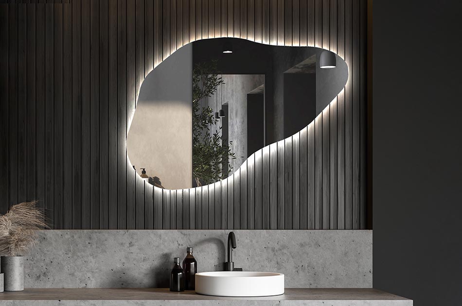 Espelho de forma irregular com iluminação ambiente suave para interiores elegantes | ARTFORMA
