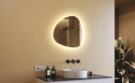 Espelho de Banheiro com LED em Formato Irregular 54x54cm com luz LED fria de 7000K, luz quente de 3000K ou luz neutra de 4500K