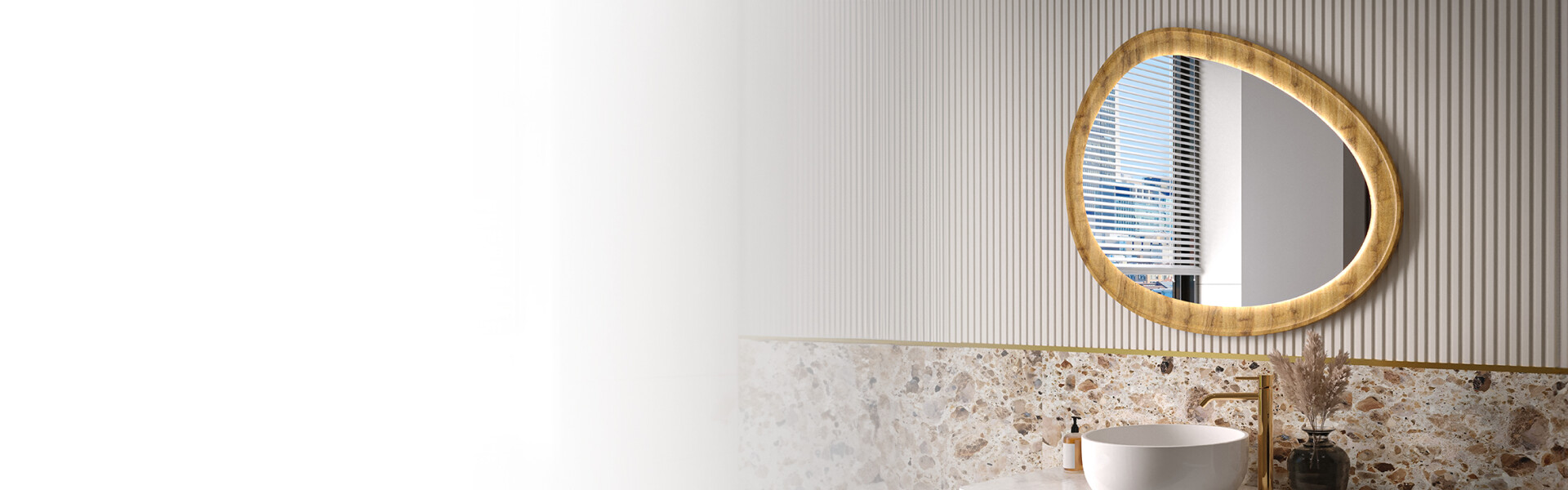 Espelhos numa moldura de madeira